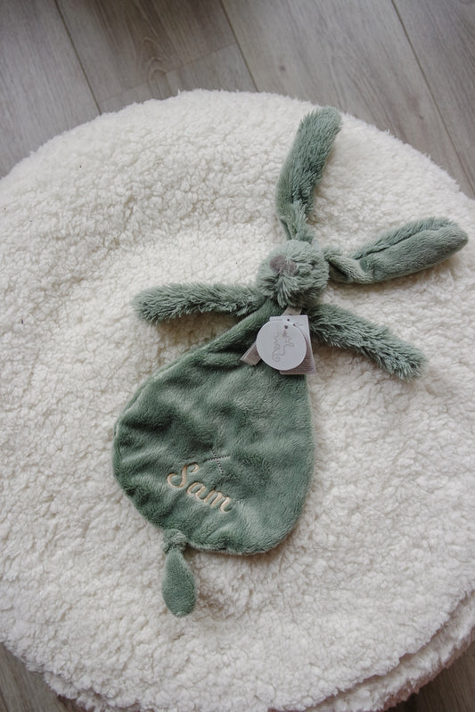 Rabbit Richie met naam – Geborduurd