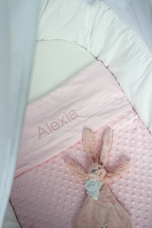 Cadeaupakket met naam – bubbeldeken & Rabbit Richie