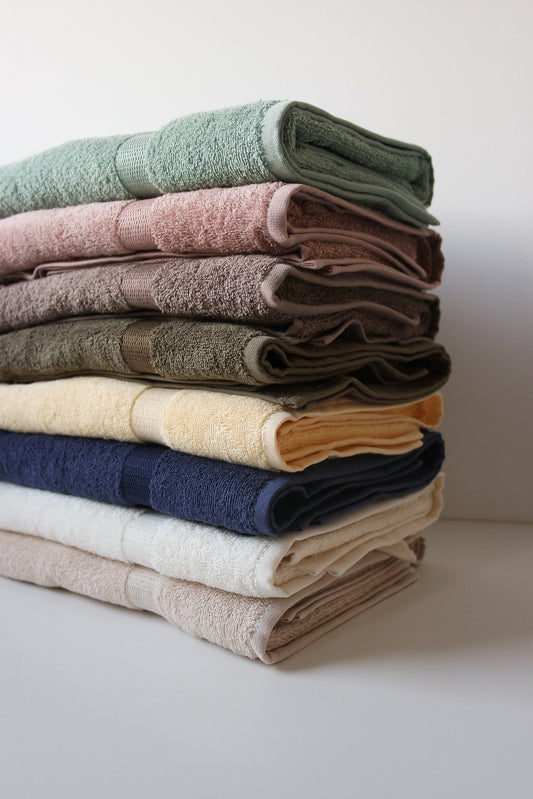 Gepersonaliseerd douchelaken met naam – Geborduurd