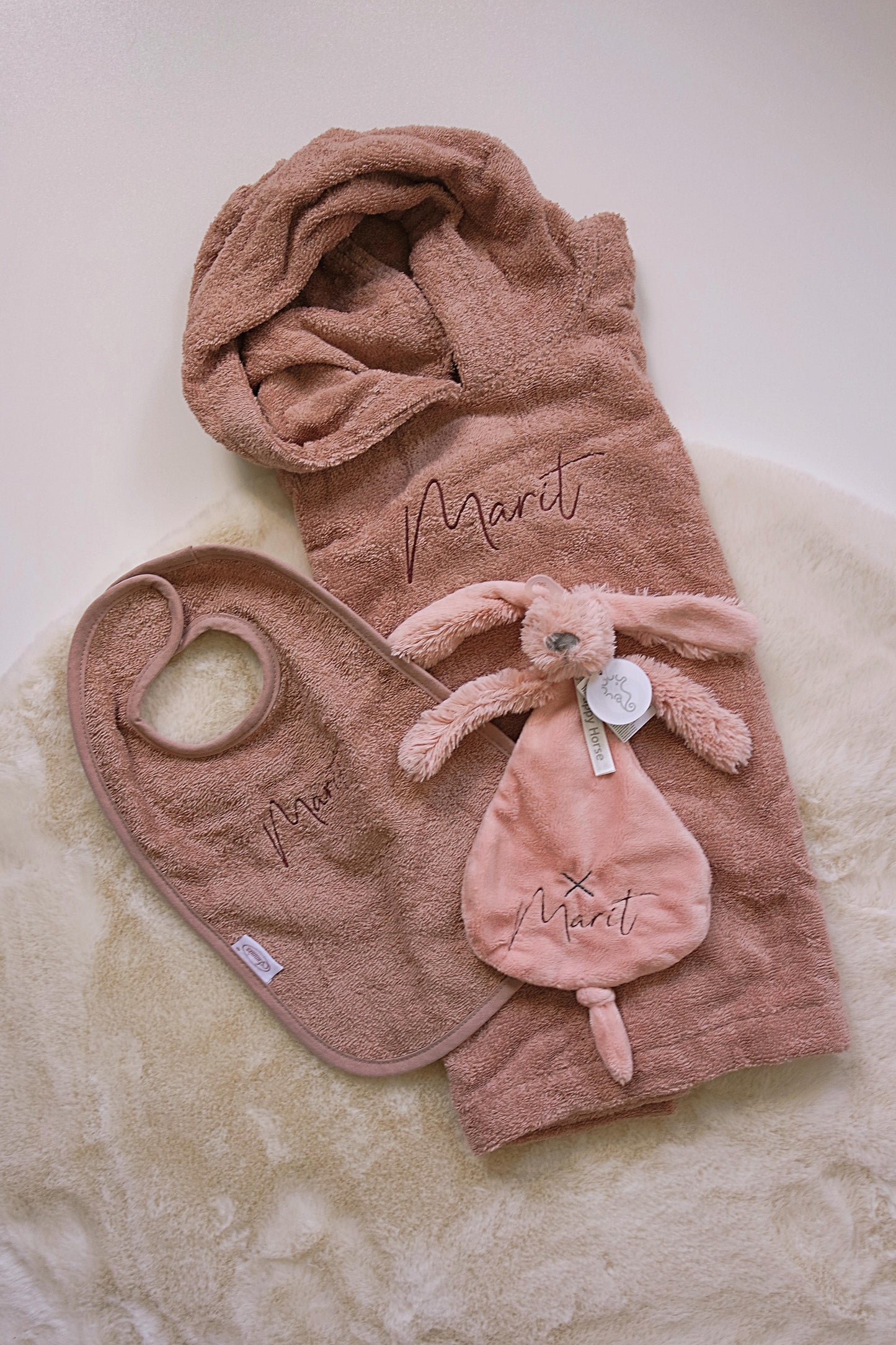Gepersonaliseerde Box met Badponcho + Rabbit Richie + Slab met naam