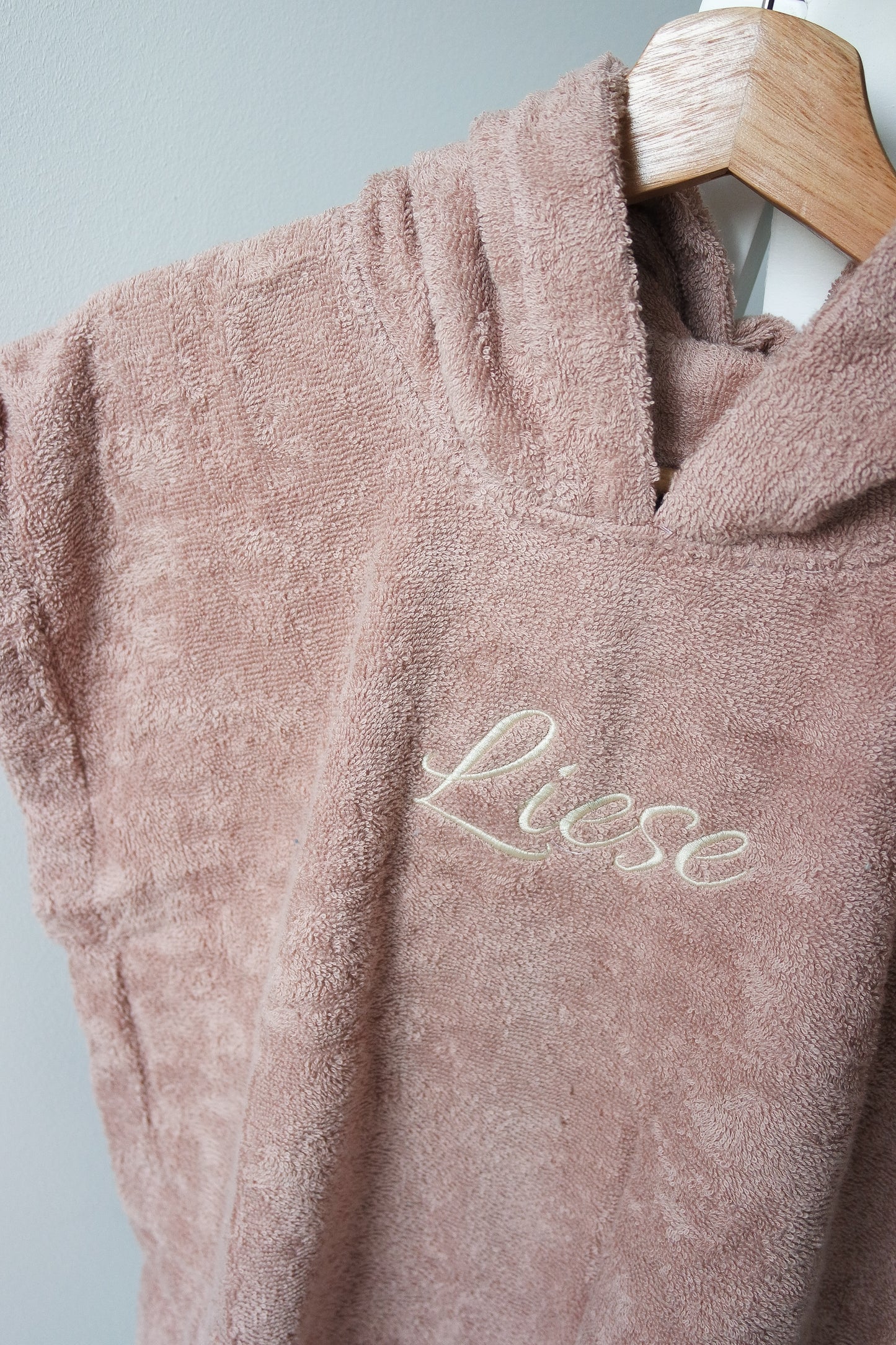 Roze badponcho met naam