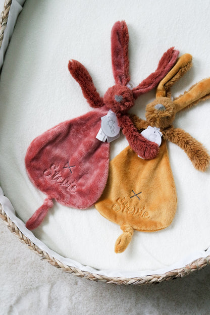 Cadeaupakket met naam – Rabbit Richie knuffeldoekje & knuffel 38cm