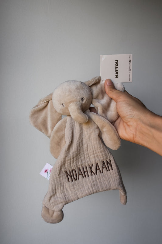 Gepersonaliseerd Nattou Doudou Olifant met naam - incl. borduren