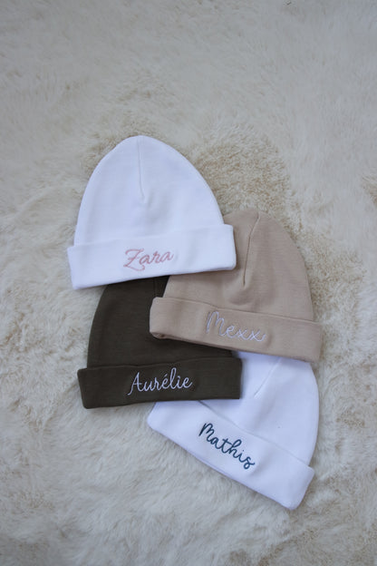Gepersonaliseerd baby mutsje met naam - incl. borduring