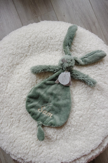 Rabbit Richie met naam – Geborduurd