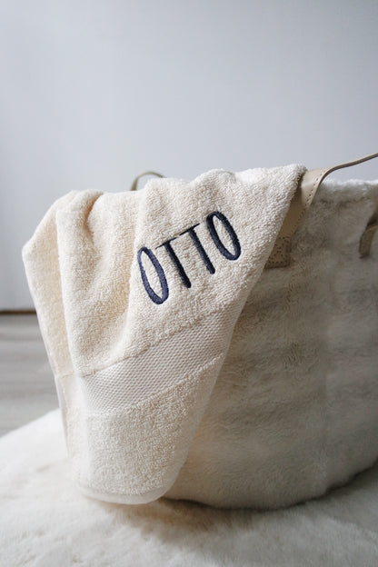 Gepersonaliseerde handdoek met naam – Geborduurd