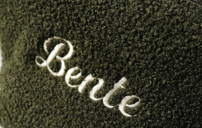 Gepersonaliseerde verjaardagskroon met naam geborduurd