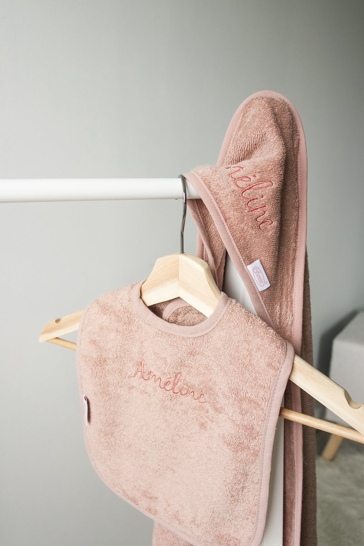 Cadeaupakket met naam – badcape & slabbetje