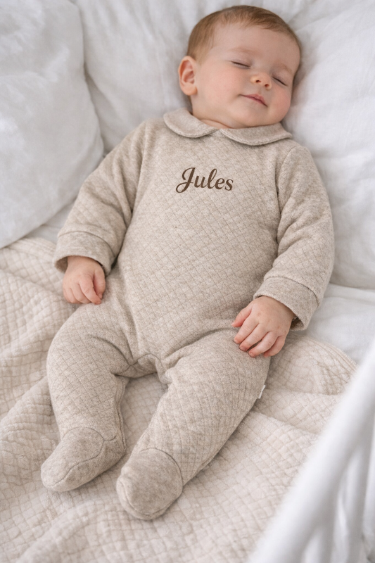 Gepersonaliseerd babypakje Losange met naam - incl. borduren